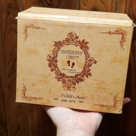 Yesterday's Child Wedding March Music Box 272052 - Picture 12 of 16